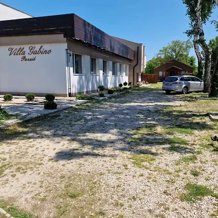 Gabino Bed & Breakfast *